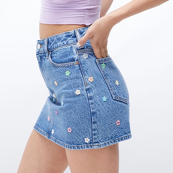 Embroidered Floral Skirt - Picture 11 of 11